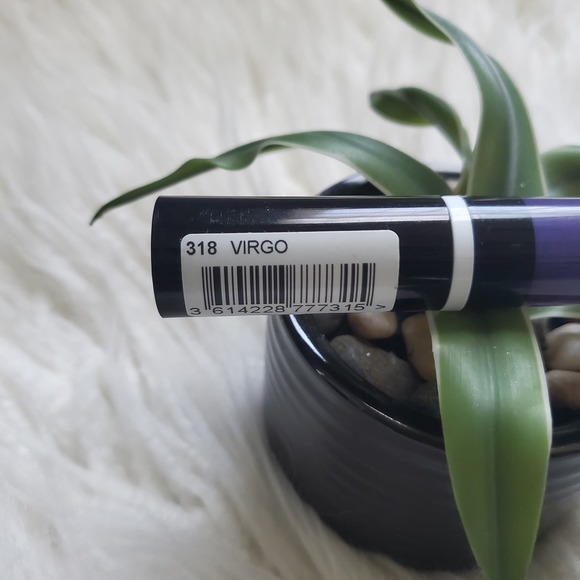 Covergirl Melting Pout Matte Lipstick Virgo #318 - Picture 5 of 5